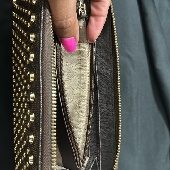 MICHAEL KORS JET SET TRAVEL BROWN MK PVC+GOLD STUD ZIP-AROUND CONTINENTAL WALLET - Picture 7 of 11